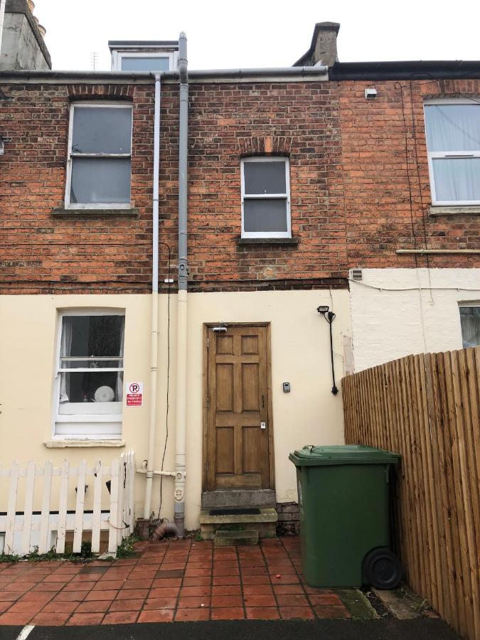 Comfortable Modern Home, Town Centre, Free Parking, Ensuite B Cheltenham